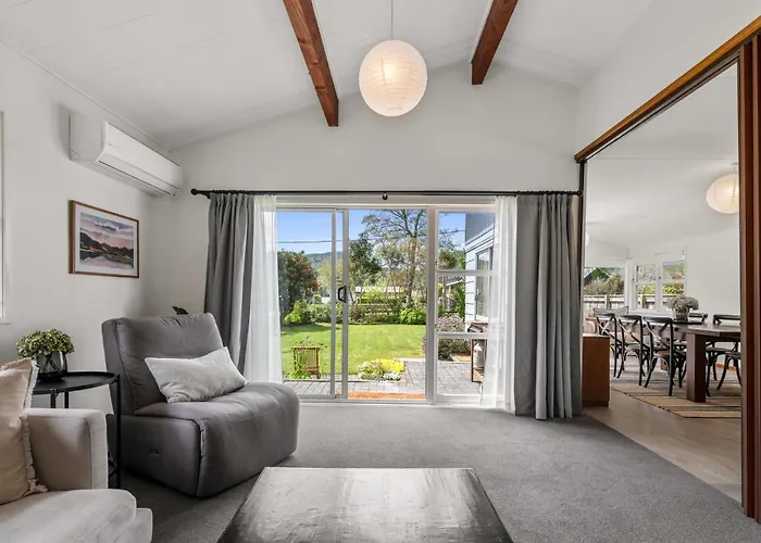 Tranquil Hideaway - Okareka Ferienhaus *